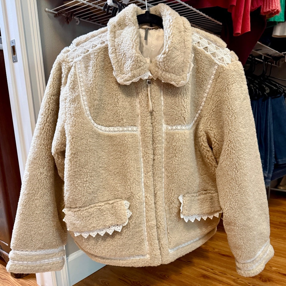 High Rated Anthropologie Sherpa Fleece Lace-Trim Crop Jacket - Picture 3 of 7